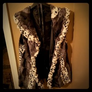 New faux fur  jacket no tags never  worn.